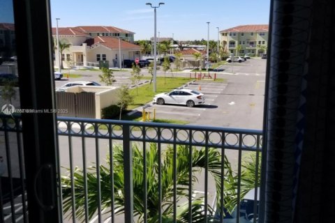 Copropriété à vendre à Miami, Floride: 3 chambres, 125.33 m2 № 1696369 - photo 27