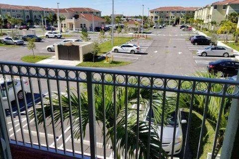 Condominio en venta en Miami, Florida, 3 dormitorios, 125.33 m2 № 1696369 - foto 28
