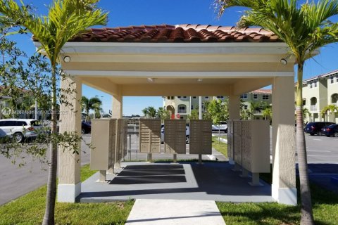 Condominio en venta en Miami, Florida, 3 dormitorios, 125.33 m2 № 1696369 - foto 4