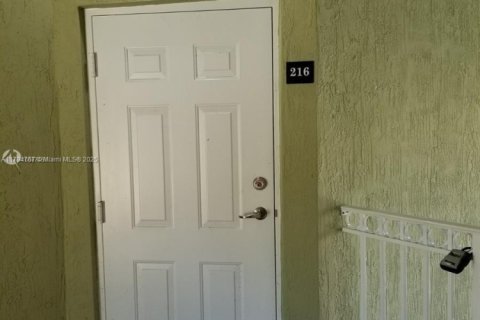 Condominio en venta en Miami, Florida, 3 dormitorios, 125.33 m2 № 1696369 - foto 10