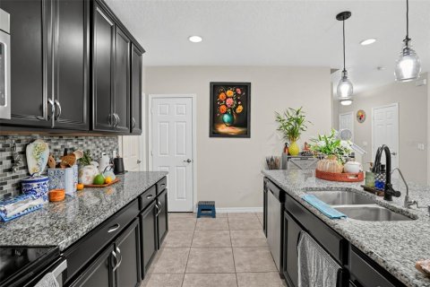 Villa ou maison à vendre à Kissimmee, Floride: 4 chambres, 235.41 m2 № 2394015 - photo 10