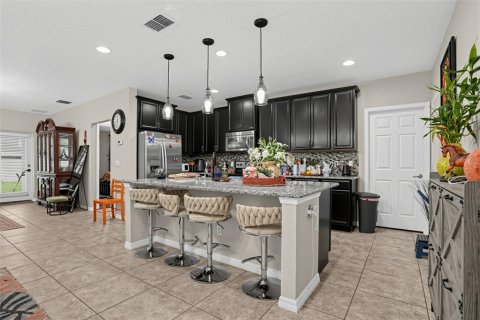 Villa ou maison à vendre à Kissimmee, Floride: 4 chambres, 235.41 m2 № 2394015 - photo 2