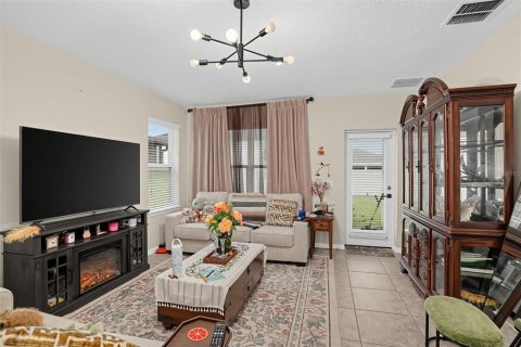 Villa ou maison à vendre à Kissimmee, Floride: 4 chambres, 235.41 m2 № 2394015 - photo 8