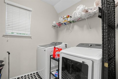 Villa ou maison à vendre à Kissimmee, Floride: 4 chambres, 235.41 m2 № 2394015 - photo 25