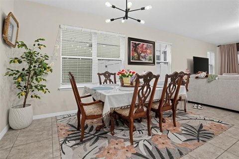 Villa ou maison à vendre à Kissimmee, Floride: 4 chambres, 235.41 m2 № 2394015 - photo 12