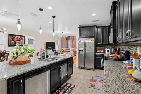 Villa ou maison à vendre à Kissimmee, Floride: 4 chambres, 235.41 m2 № 2394015 - photo 9
