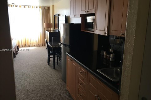 Copropriété à vendre à Sunny Isles Beach, Floride: 39.02 m2 № 2013373 - photo 2