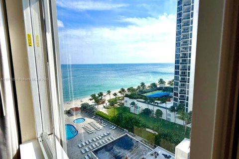Copropriété à vendre à Sunny Isles Beach, Floride: 39.02 m2 № 2013373 - photo 17