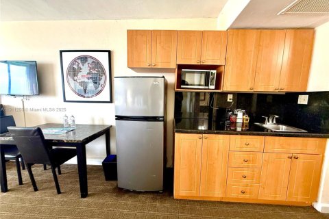 Copropriété à vendre à Sunny Isles Beach, Floride: 39.02 m2 № 2013373 - photo 22