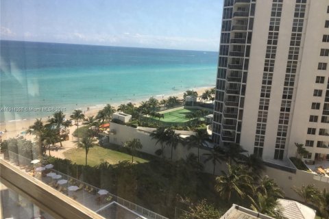 Copropriété à vendre à Sunny Isles Beach, Floride: 39.02 m2 № 2013373 - photo 1