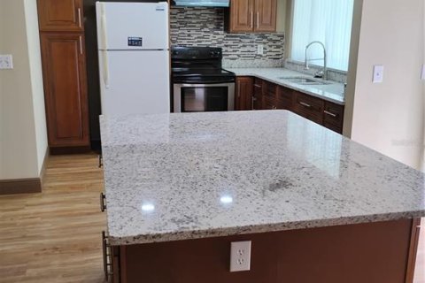 Condo in Tampa, Florida, 2 bedrooms  № 1830106 - photo 2