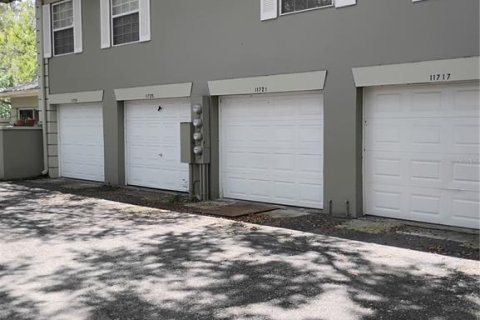 Condo in Tampa, Florida, 2 bedrooms  № 1830106 - photo 12