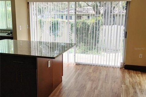 Condo in Tampa, Florida, 2 bedrooms  № 1830106 - photo 4