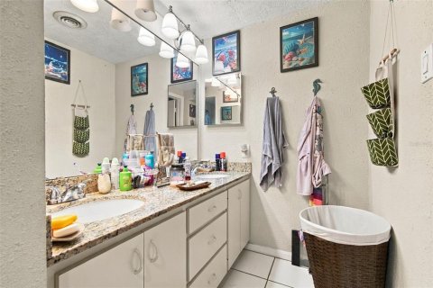 Villa ou maison à vendre à Sarasota, Floride: 3 chambres, 139.82 m2 № 2408152 - photo 16