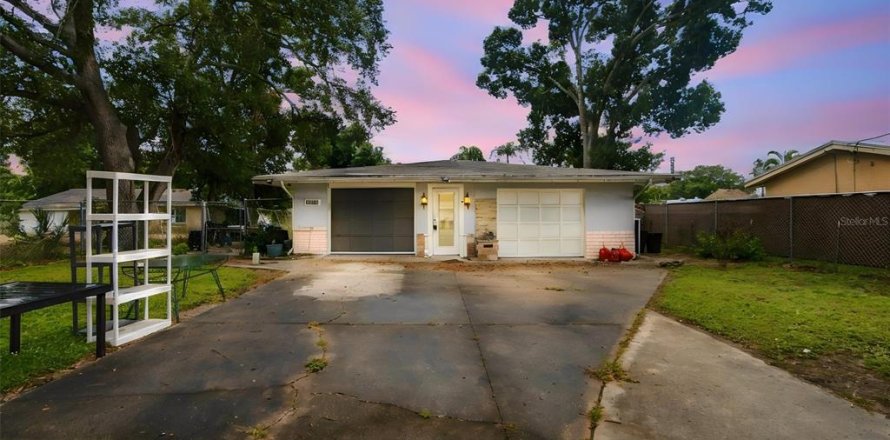 Villa ou maison à Sarasota, Floride 3 chambres, 139.82 m2 № 2408152