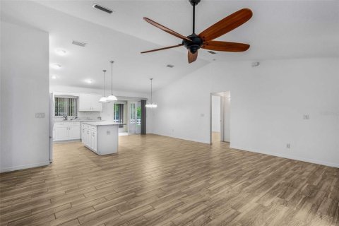 House in Inverness, Florida 3 bedrooms, 139.82 sq.m. № 1800015 - photo 13
