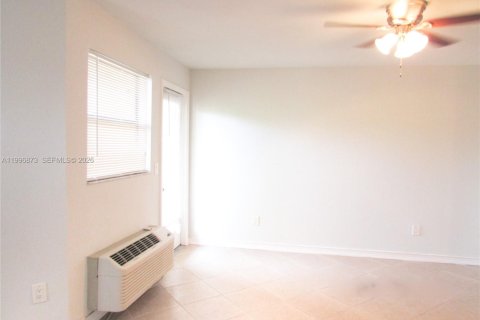 Condominio en alquiler en Pompano Beach, Florida, 1 dormitorio, 43.66 m2 № 2058520 - foto 10