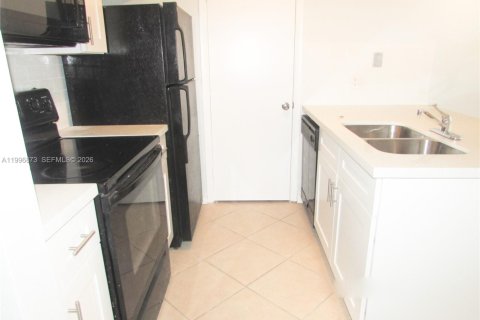 Condominio en alquiler en Pompano Beach, Florida, 1 dormitorio, 43.66 m2 № 2058520 - foto 5