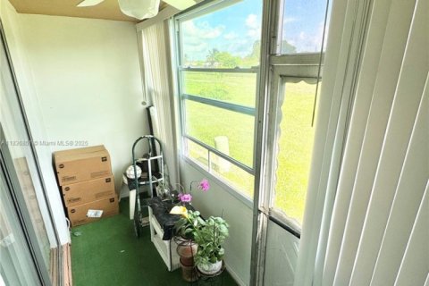 Condo in Sunrise, Florida, 1 bedroom  № 1820416 - photo 14