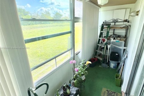 Condo in Sunrise, Florida, 1 bedroom  № 1820416 - photo 13