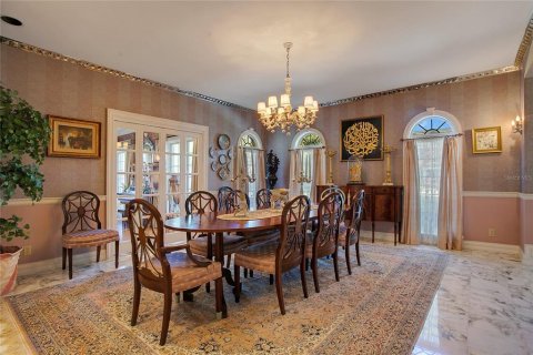 House in Lakeland, Florida 5 bedrooms, 568.65 sq.m. № 1507805 - photo 11