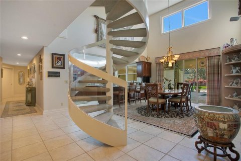 House in Lakeland, Florida 5 bedrooms, 568.65 sq.m. № 1507805 - photo 14