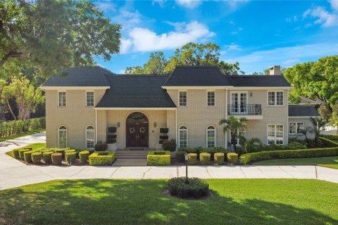 House in Lakeland, Florida 5 bedrooms, 568.65 sq.m. № 1507805 - photo 1