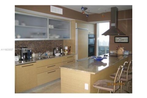 Copropriété à vendre à Hallandale Beach, Floride: 3 chambres, 193.05 m2 № 1976778 - photo 1