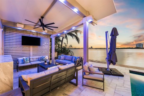 Купить виллу или дом в Норт-Бей-Виллидж, Флорида 4 спальни, 234.95м2, № 2043388 - фото 6