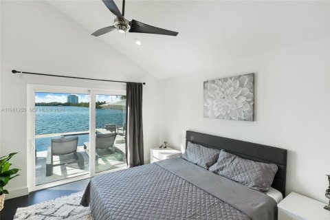 Купить виллу или дом в Норт-Бей-Виллидж, Флорида 4 спальни, 234.95м2, № 2043388 - фото 29