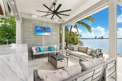 Купить виллу или дом в Норт-Бей-Виллидж, Флорида 4 спальни, 234.95м2, № 2043388 - фото 5