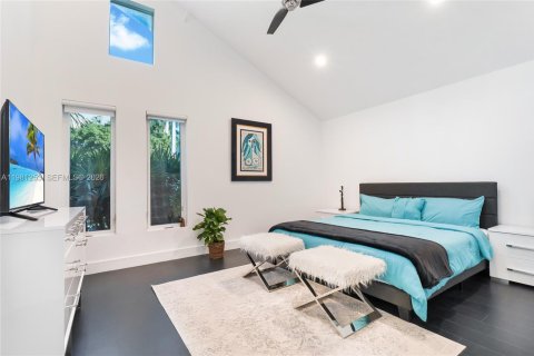 Купить виллу или дом в Норт-Бей-Виллидж, Флорида 4 спальни, 234.95м2, № 2043388 - фото 27