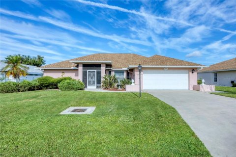 House in Venice, Florida 3 bedrooms, 190.54 sq.m. № 1869060 - photo 1