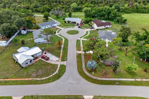 Купить виллу или дом в Норт-Порт, Флорида 9 комнат, 109.16м2, № 2230462 - фото 22