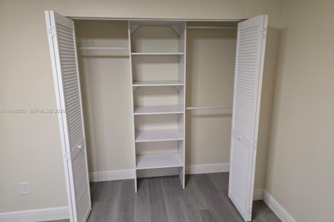 Condo in Royal Palm Beach, Florida, 2 bedrooms № 2091203 - photo 29