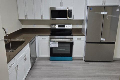 Condo in Royal Palm Beach, Florida, 2 bedrooms № 2091203 - photo 5