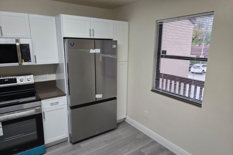 Condo in Royal Palm Beach, Florida, 2 bedrooms № 2091203 - photo 6