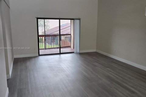 Condo in Royal Palm Beach, Florida, 2 bedrooms № 2091203 - photo 26