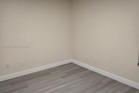 Condo in Royal Palm Beach, Florida, 2 bedrooms № 2091203 - photo 12