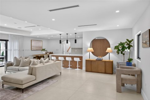Снять в аренду виллу или дом в Майами-Шорс, Флорида 6 спален, 372.54м2, № 2077604 - фото 6