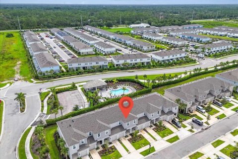Townhouse in Sarasota, Florida 3 bedrooms, 127.55 sq.m. № 1836933 - photo 23