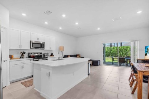 Townhouse in Sarasota, Florida 3 bedrooms, 127.55 sq.m. № 1836933 - photo 9