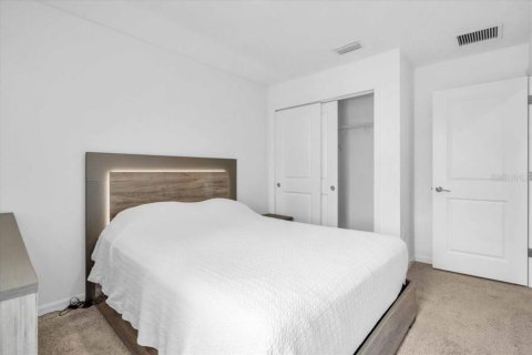 Townhouse in Sarasota, Florida 3 bedrooms, 127.55 sq.m. № 1836933 - photo 18