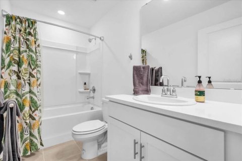 Townhouse in Sarasota, Florida 3 bedrooms, 127.55 sq.m. № 1836933 - photo 19