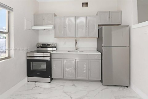 Villa ou maison à vendre à West Park, Floride: 2 chambres, 82.31 m2 № 1990355 - photo 10