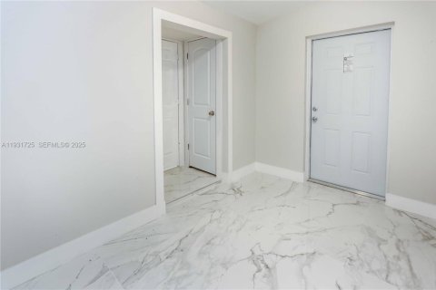 Villa ou maison à vendre à West Park, Floride: 2 chambres, 82.31 m2 № 1990355 - photo 18