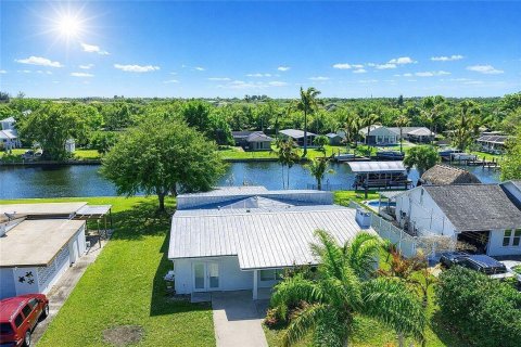 Villa ou maison à vendre à Vero Beach, Floride: 4 chambres, 224.17 m2 № 2146982 - photo 2