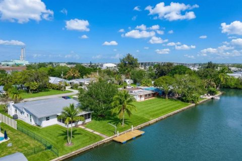 Villa ou maison à vendre à Vero Beach, Floride: 4 chambres, 224.17 m2 № 2146982 - photo 17