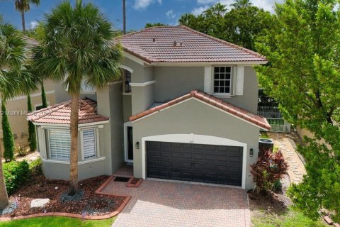 House in Coral Springs, Florida 4 bedrooms, 195.93 sq.m. № 1809694 - photo 1