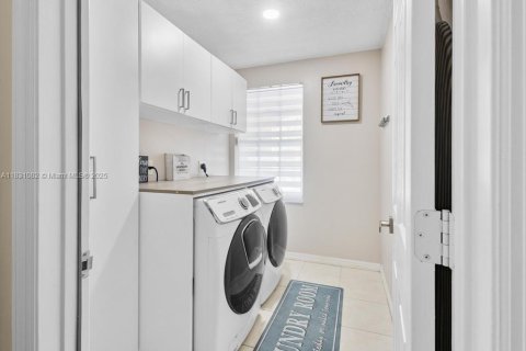 House in Coral Springs, Florida 4 bedrooms, 195.93 sq.m. № 1809694 - photo 26